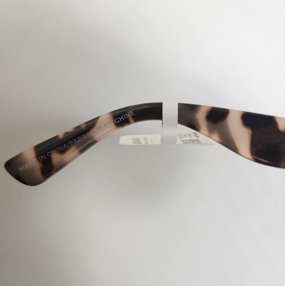 American Eagle Aerie Womens Weekend Animal/Tortoise Chunky Sunglasses |NWT| - Picture 9 of 10